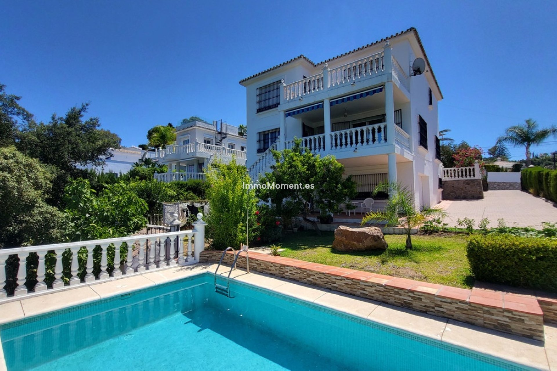 Resale - Detached villa - Marbella - Elviria