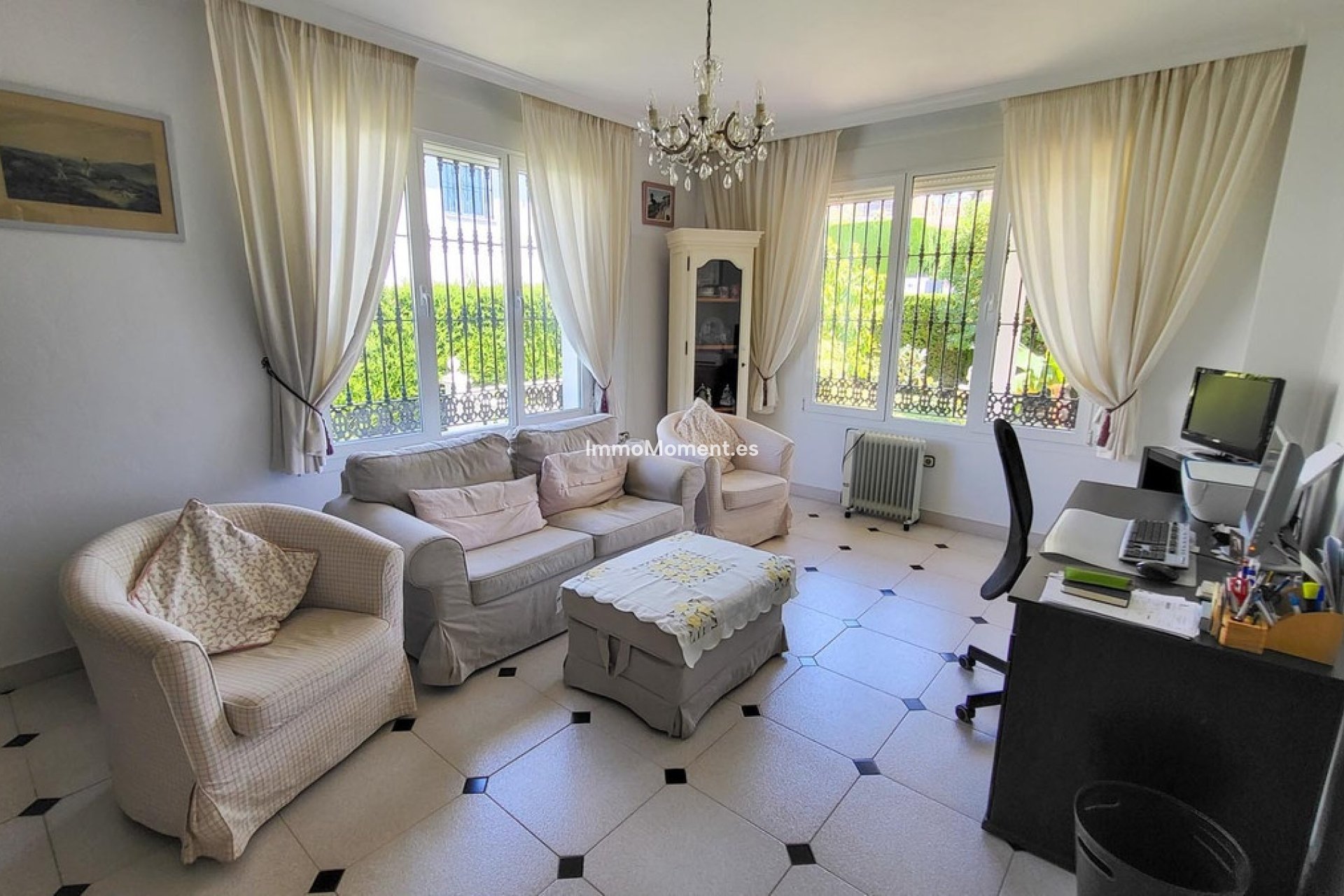 Resale - Detached villa - Marbella - Elviria
