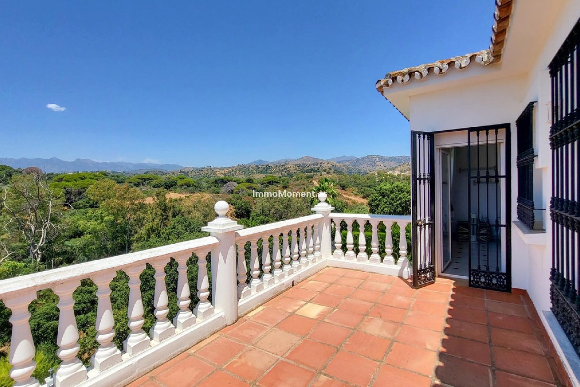 Resale - Detached villa - Marbella - Elviria