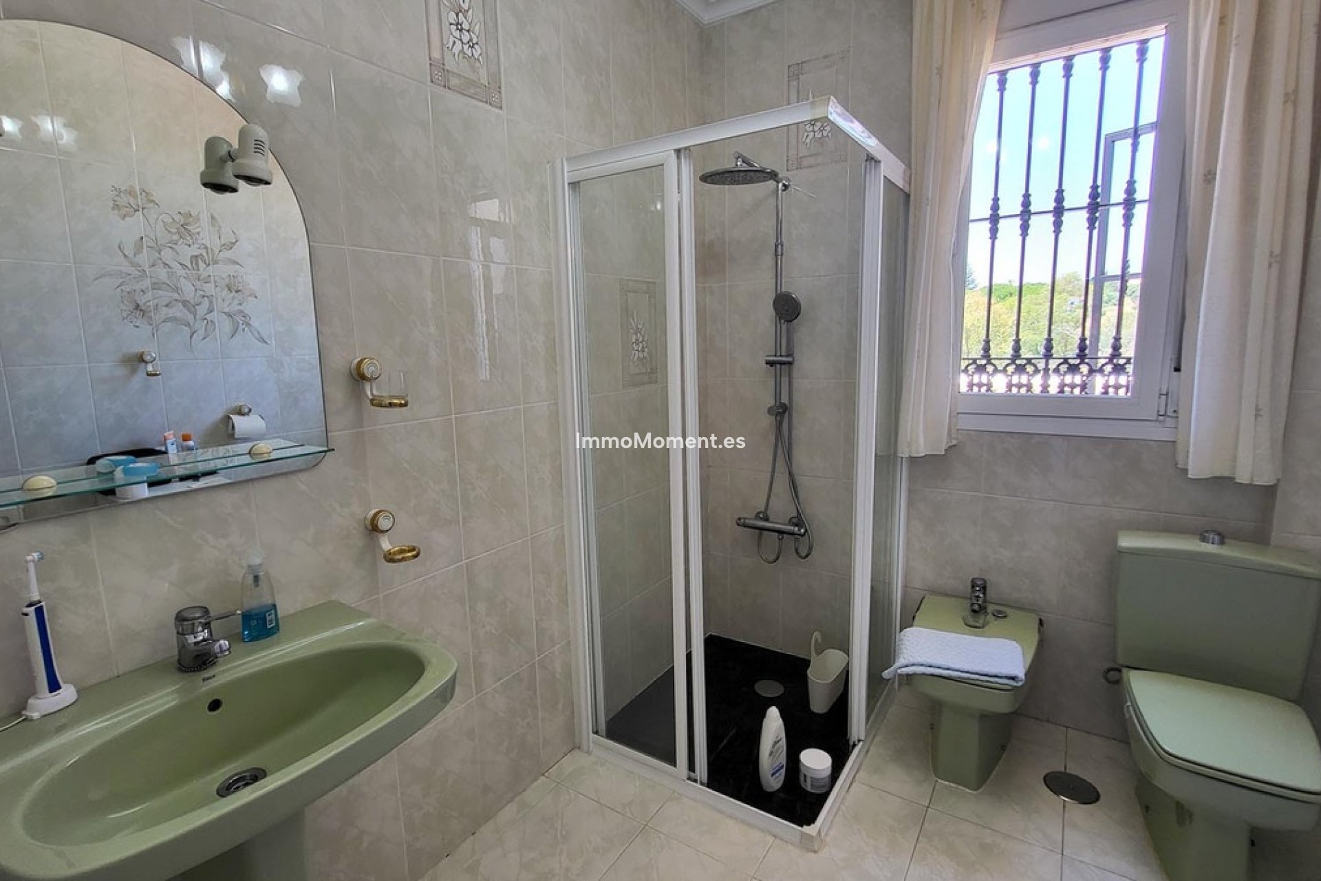 Resale - Detached villa - Marbella - Elviria