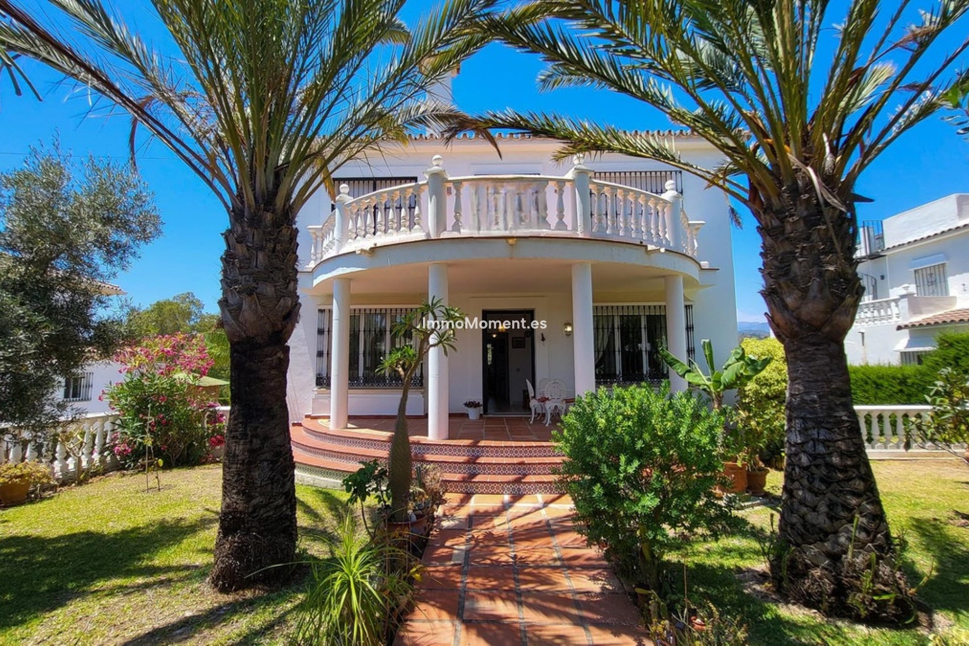 Resale - Detached villa - Marbella - Elviria