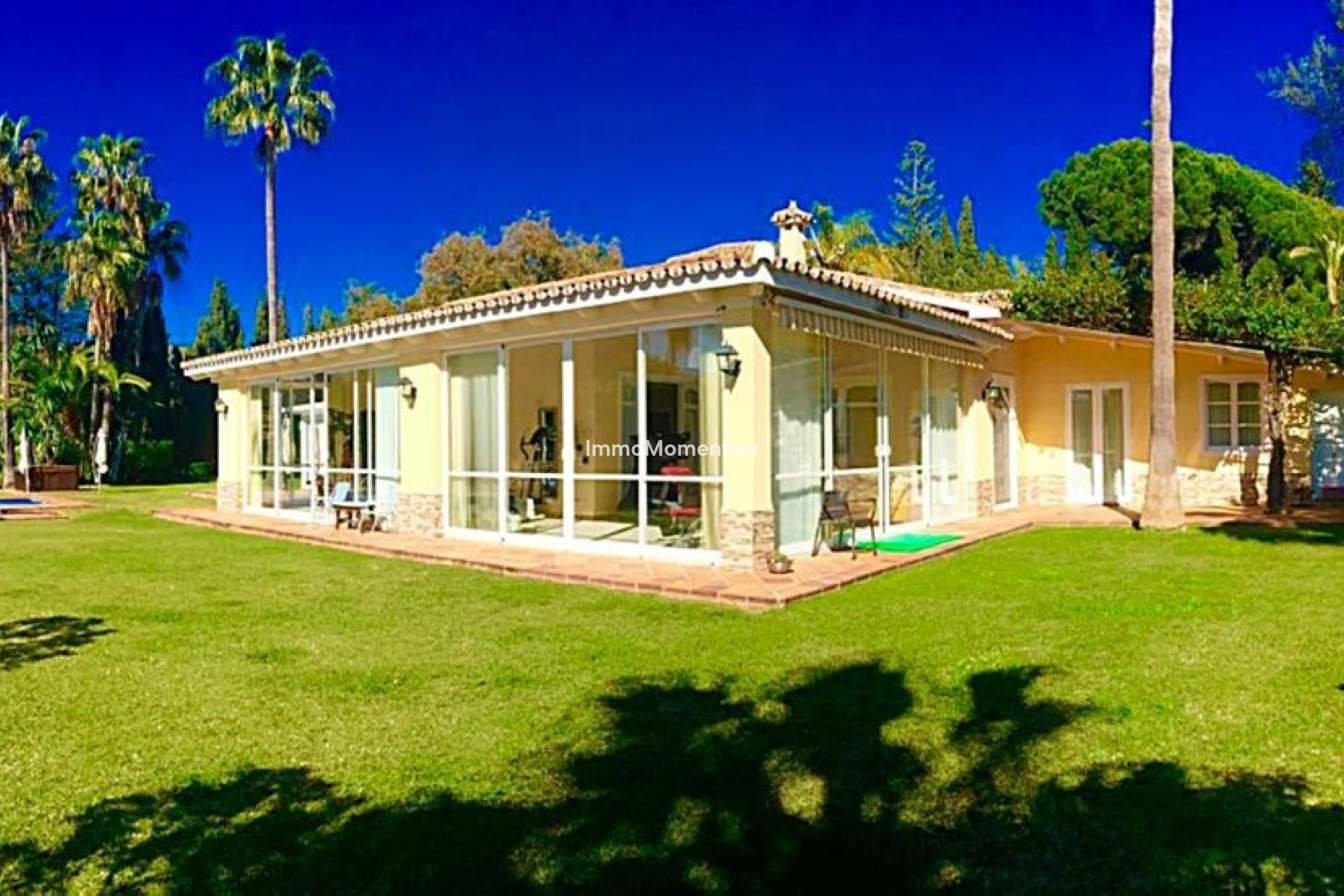 Resale - Detached villa - Marbella - Elviria