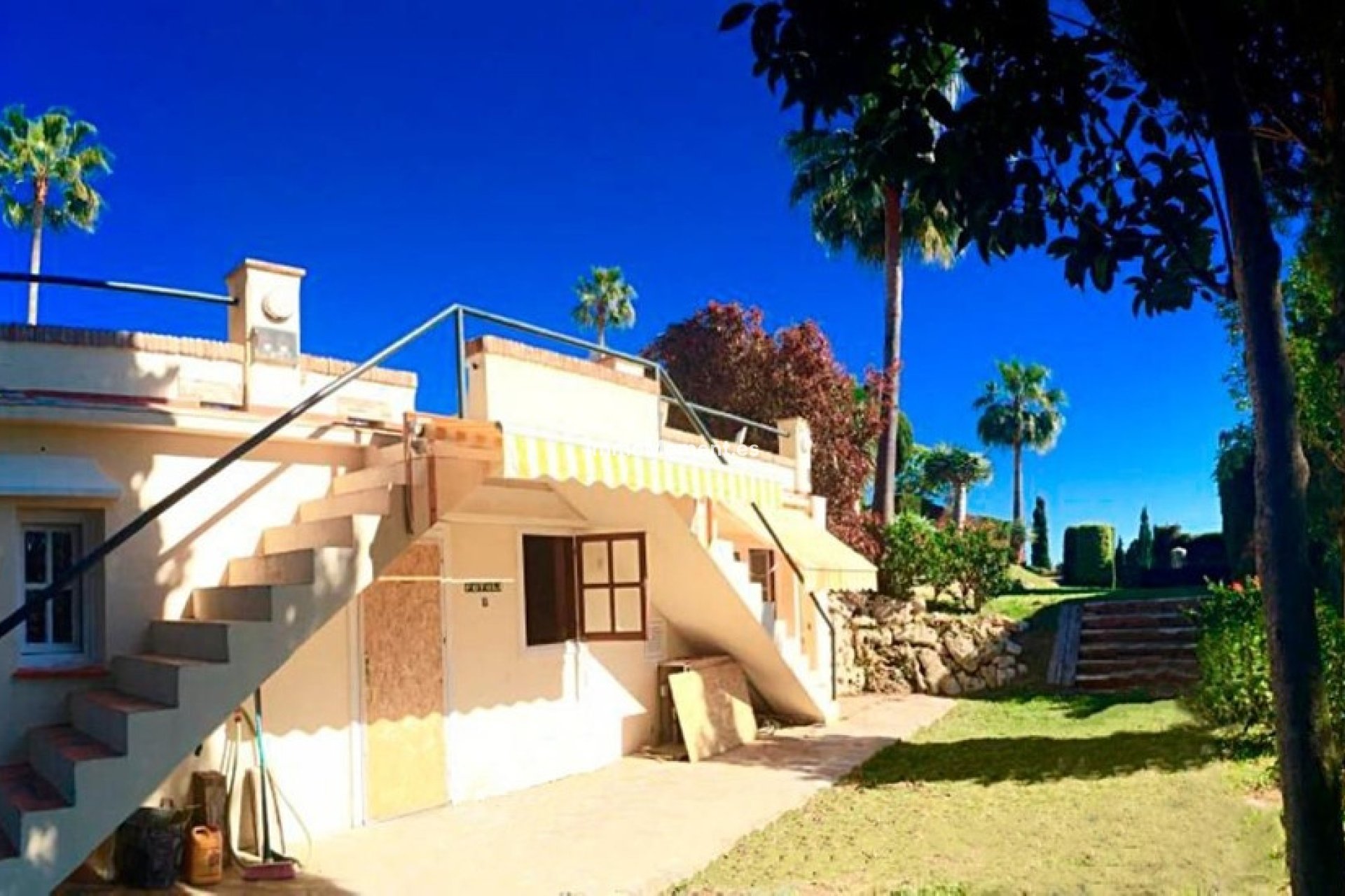 Resale - Detached villa - Marbella - Elviria