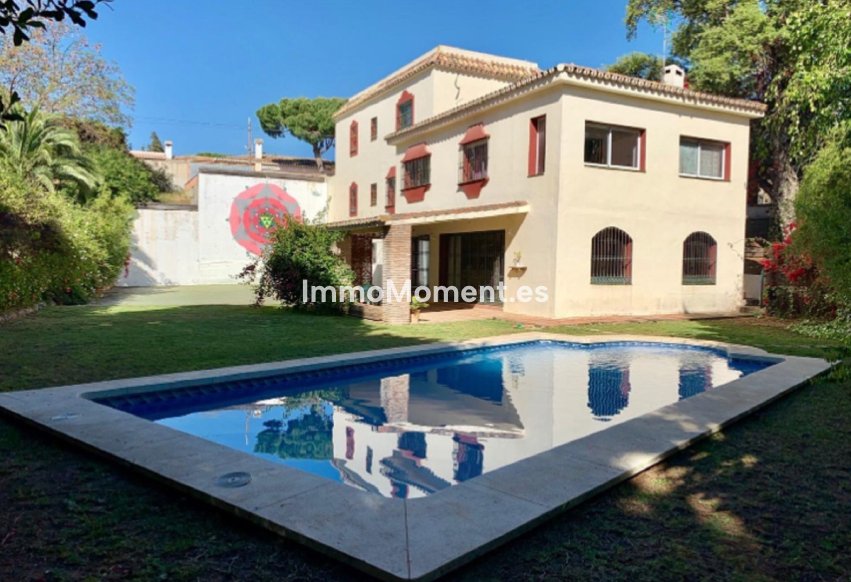 Resale - Detached villa - Marbella - Elviria