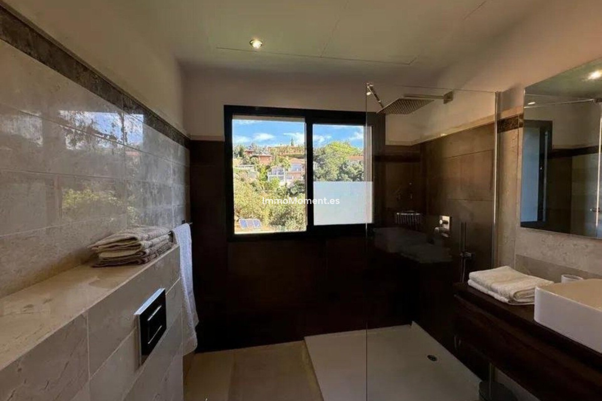 Resale - Detached villa - Marbella - Elviria