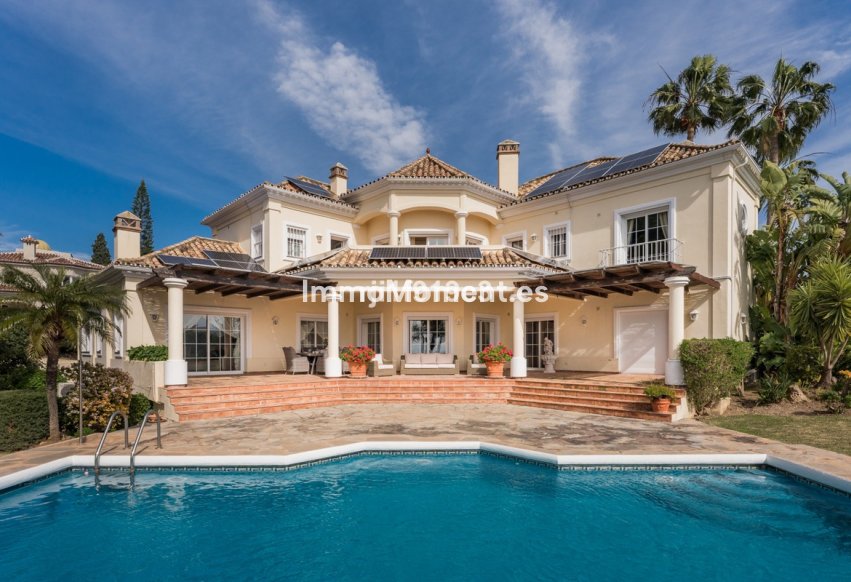 Resale - Detached villa - Marbella - Elviria