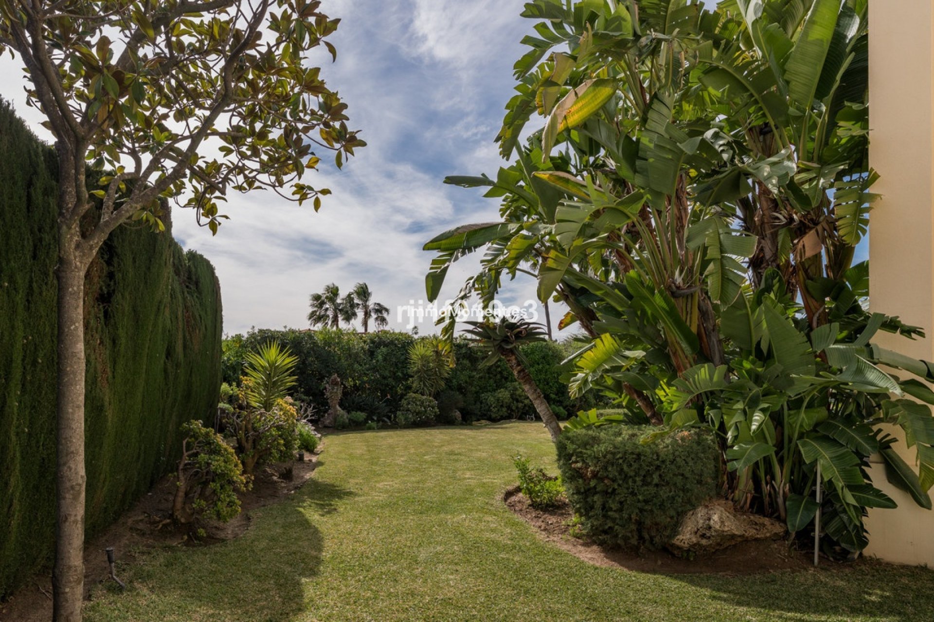 Resale - Detached villa - Marbella - Elviria