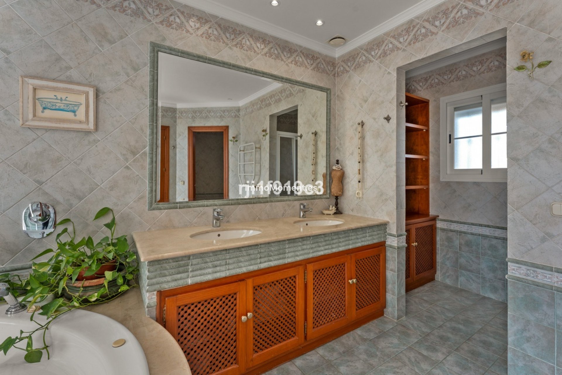 Resale - Detached villa - Marbella - Elviria
