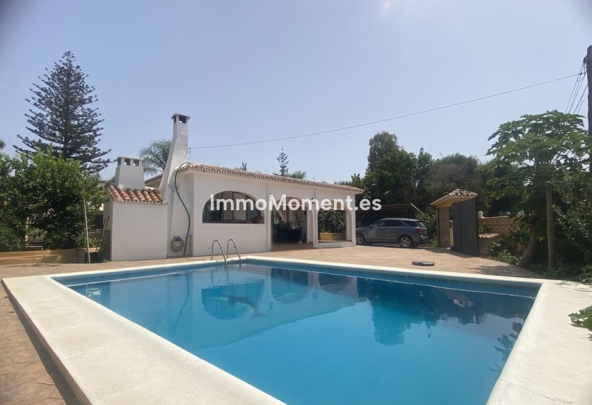 Resale - Detached villa - Marbella - Elviria