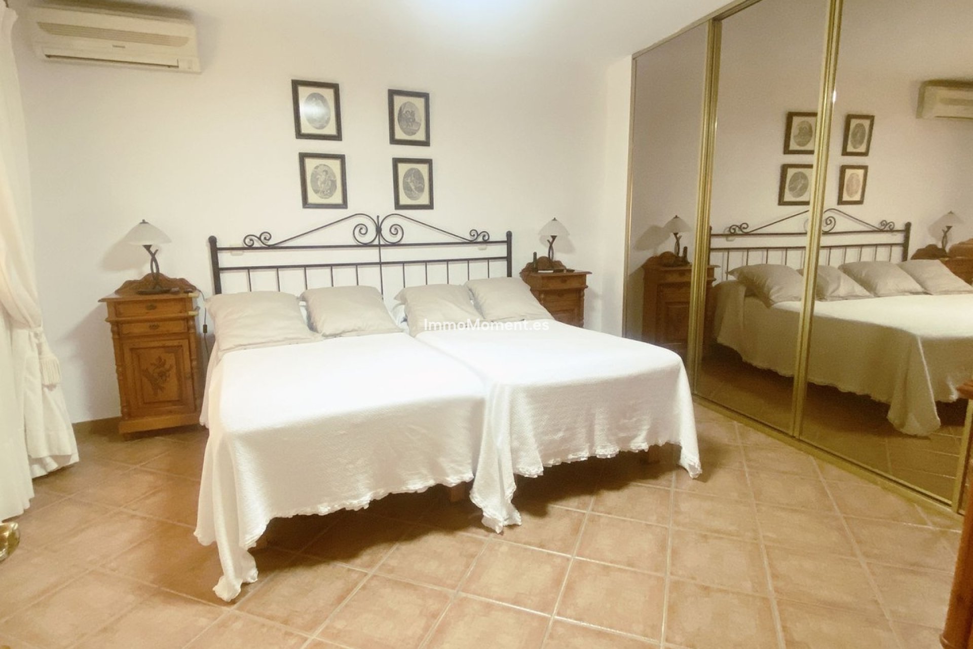 Resale - Detached villa - Marbella - Elviria