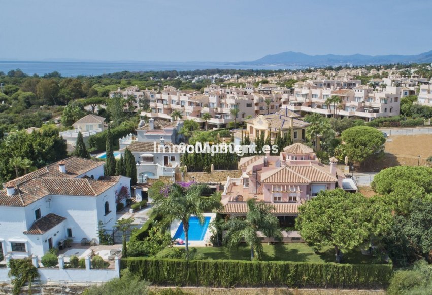 Resale - Detached villa - Marbella - Elviria