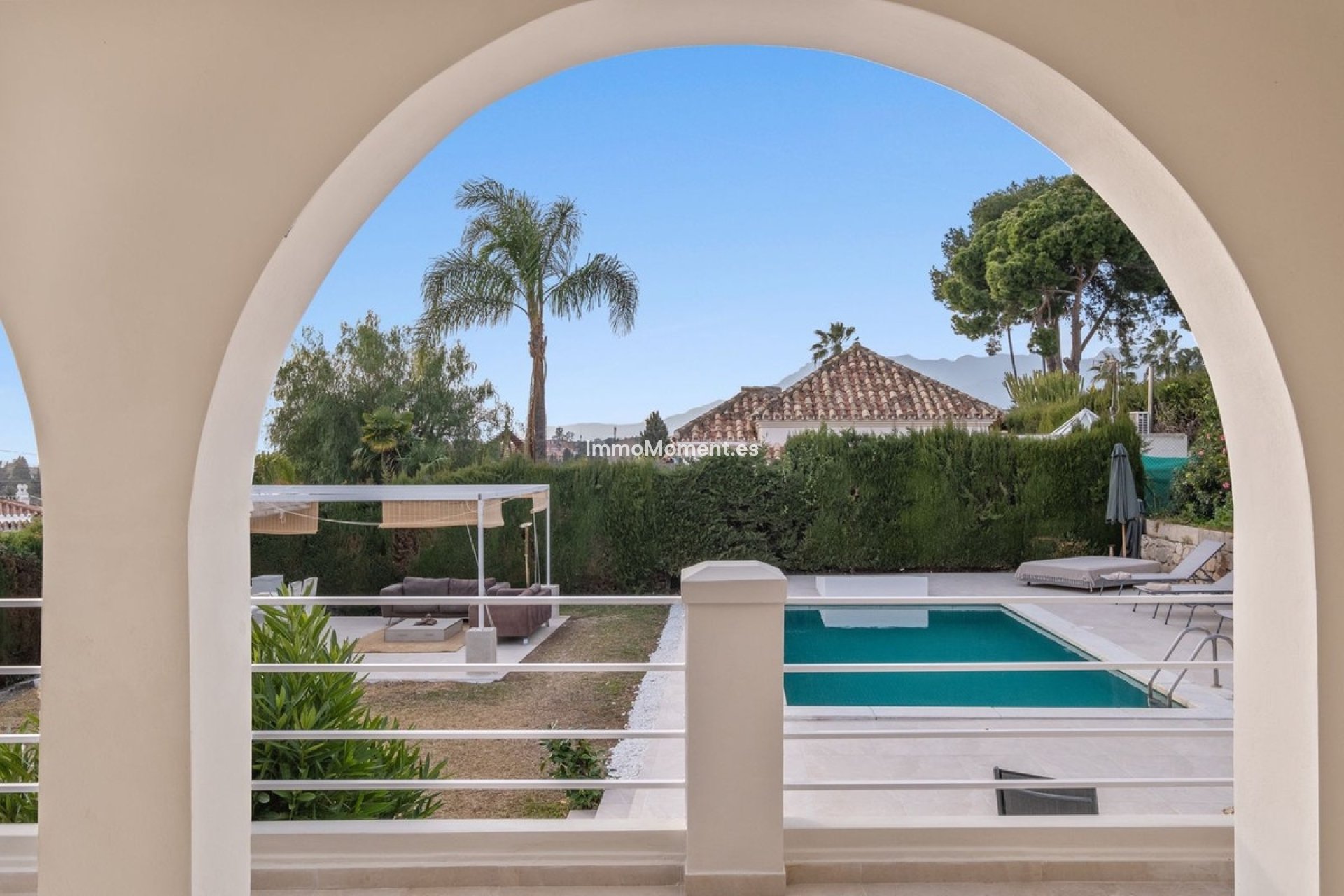 Resale - Detached villa - Marbella - Elviria