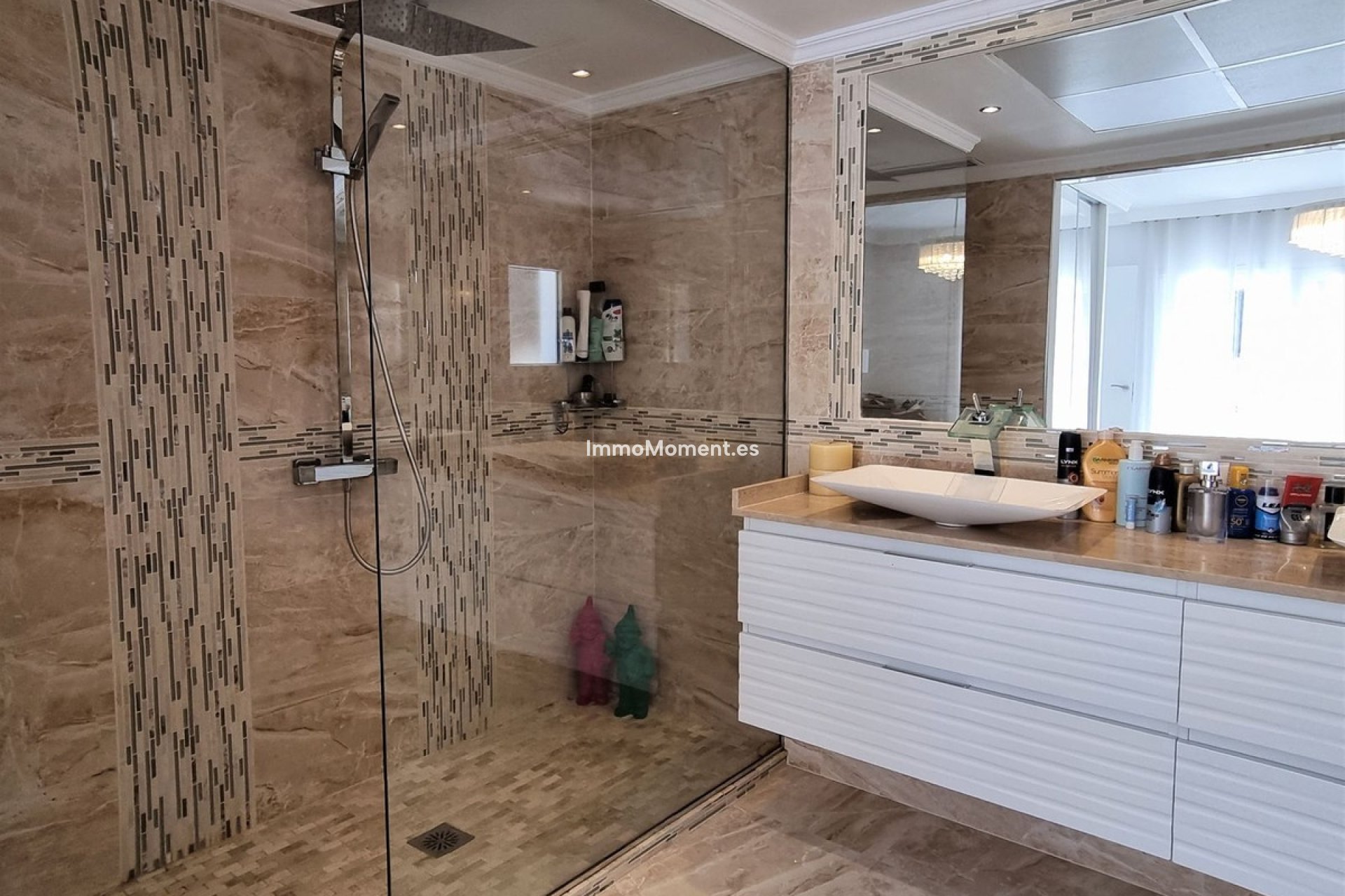 Resale - Detached villa - Marbella - Elviria