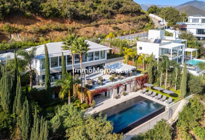 Resale - Detached villa - Marbella - Elviria