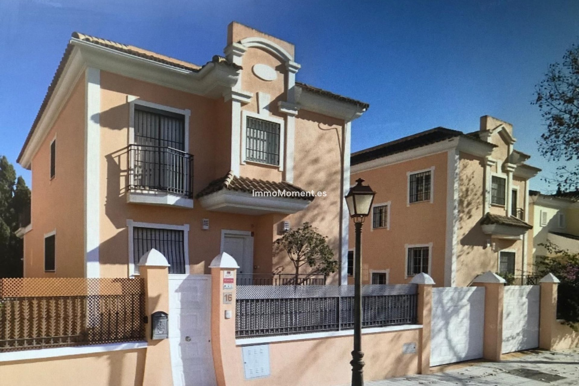 Resale - Detached villa - Marbella - Elviria