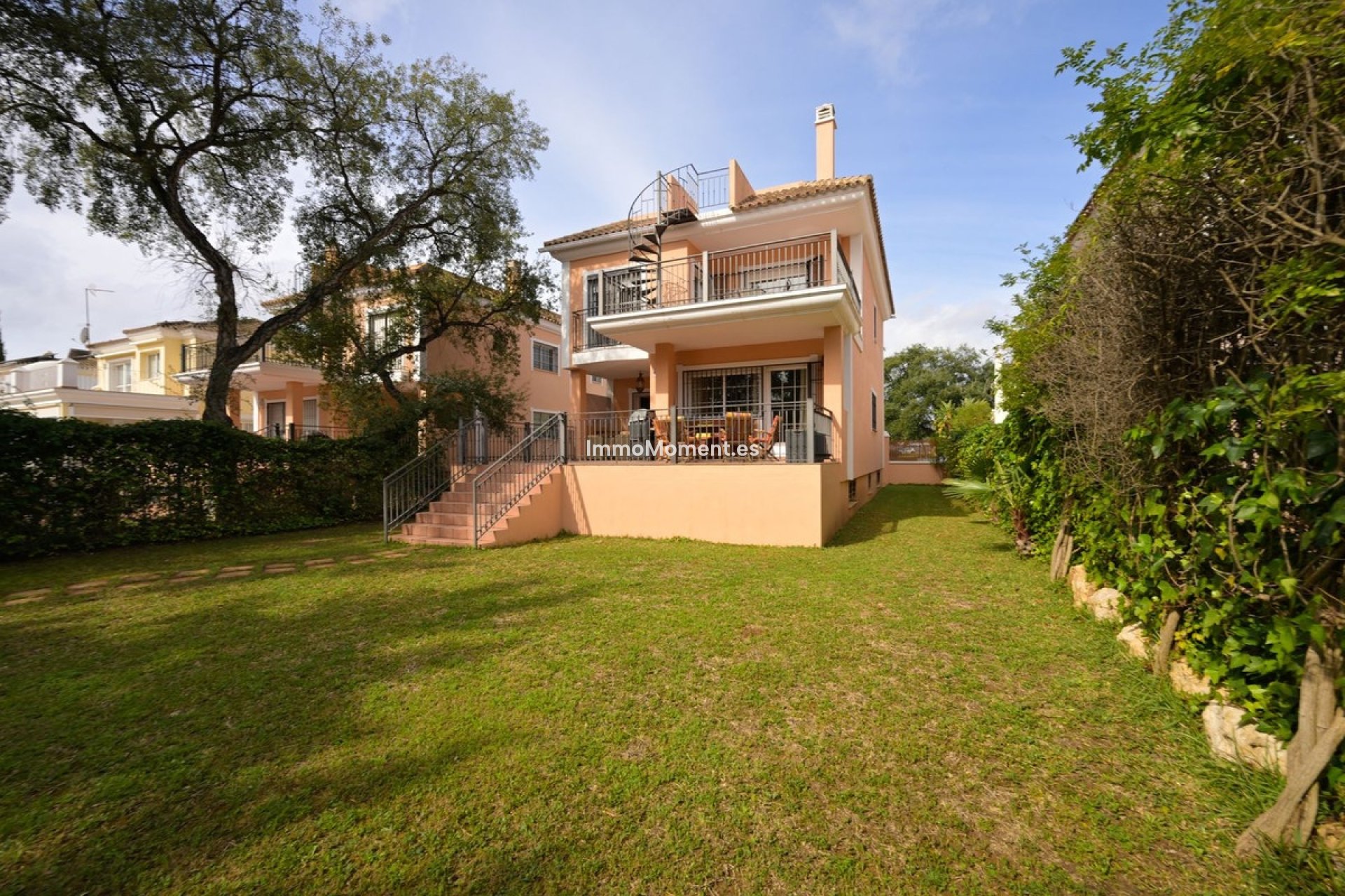 Resale - Detached villa - Marbella - Elviria