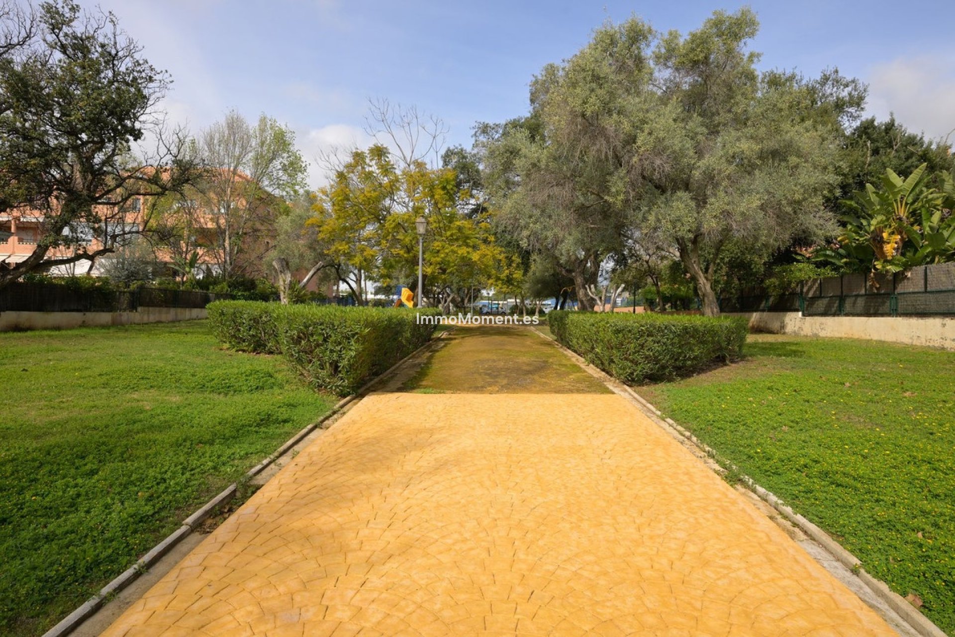 Resale - Detached villa - Marbella - Elviria