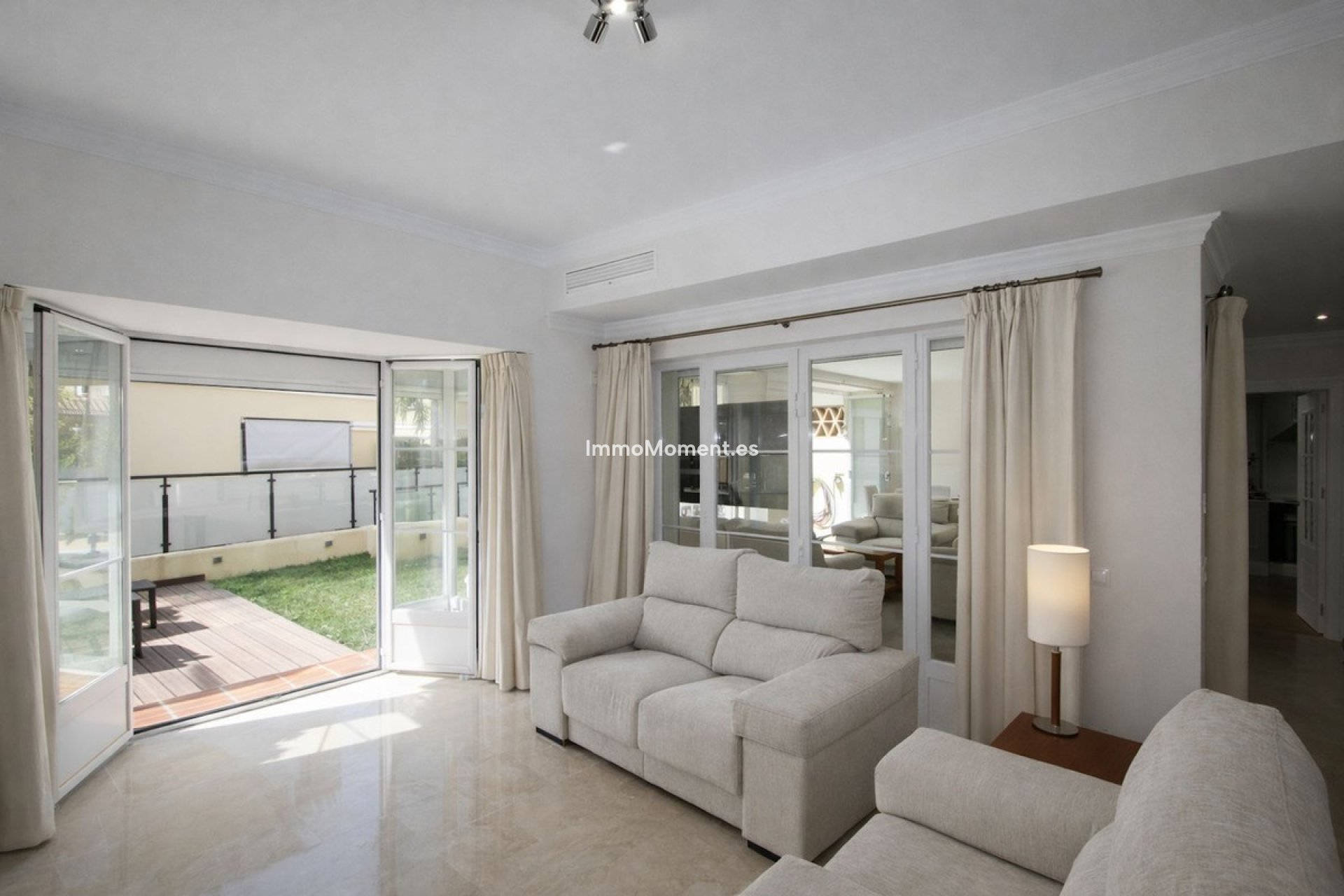 Resale - Detached villa - Marbella - Elviria