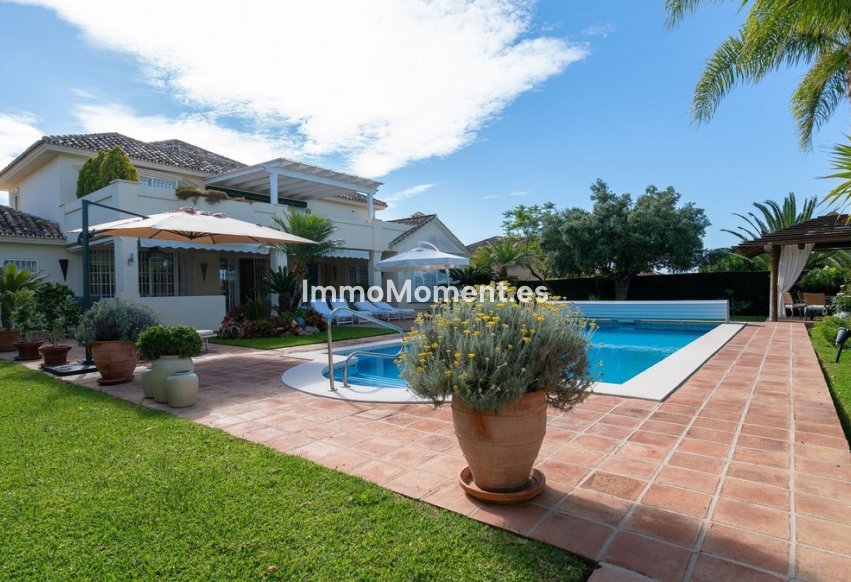 Resale - Detached villa - Marbella - Elviria
