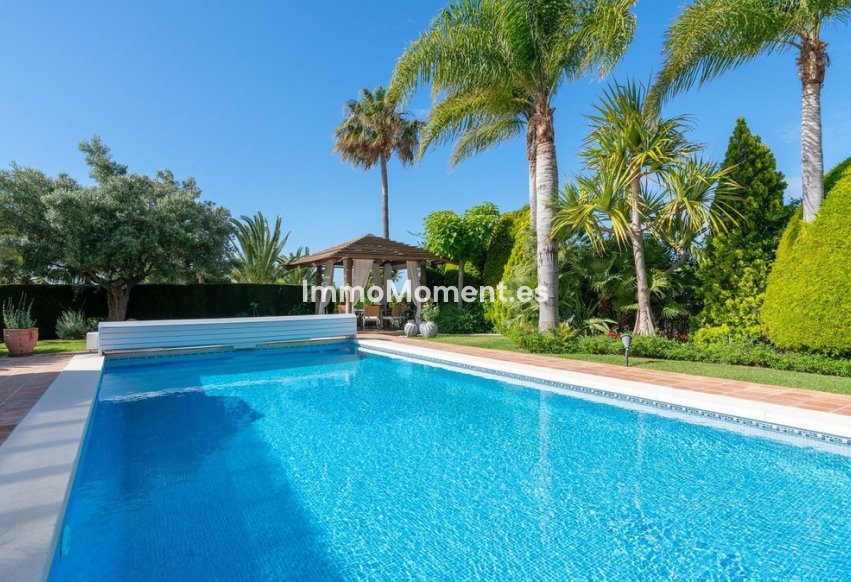 Resale - Detached villa - Marbella - Elviria