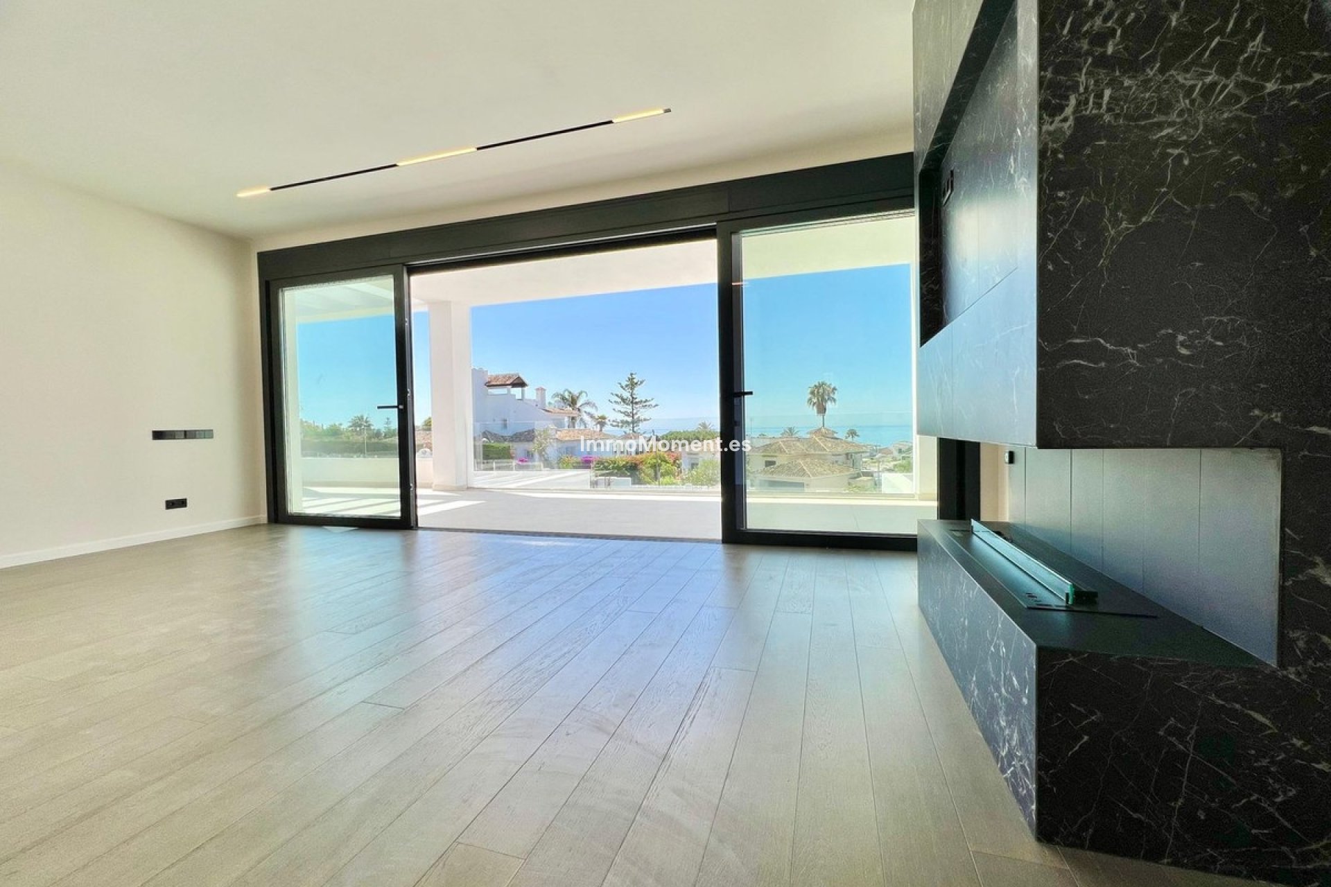 Resale - Detached villa - Marbella - Elviria