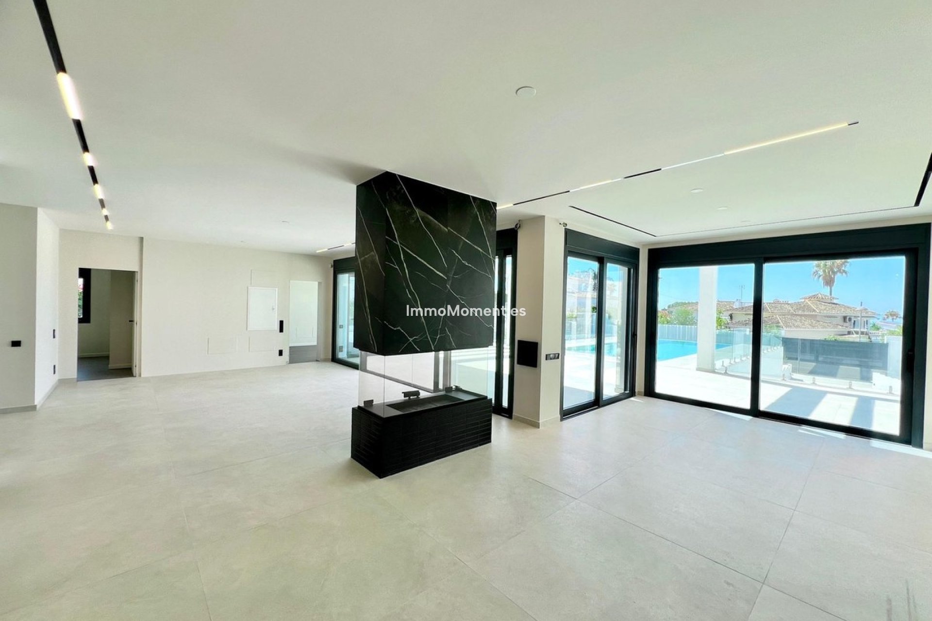 Resale - Detached villa - Marbella - Elviria