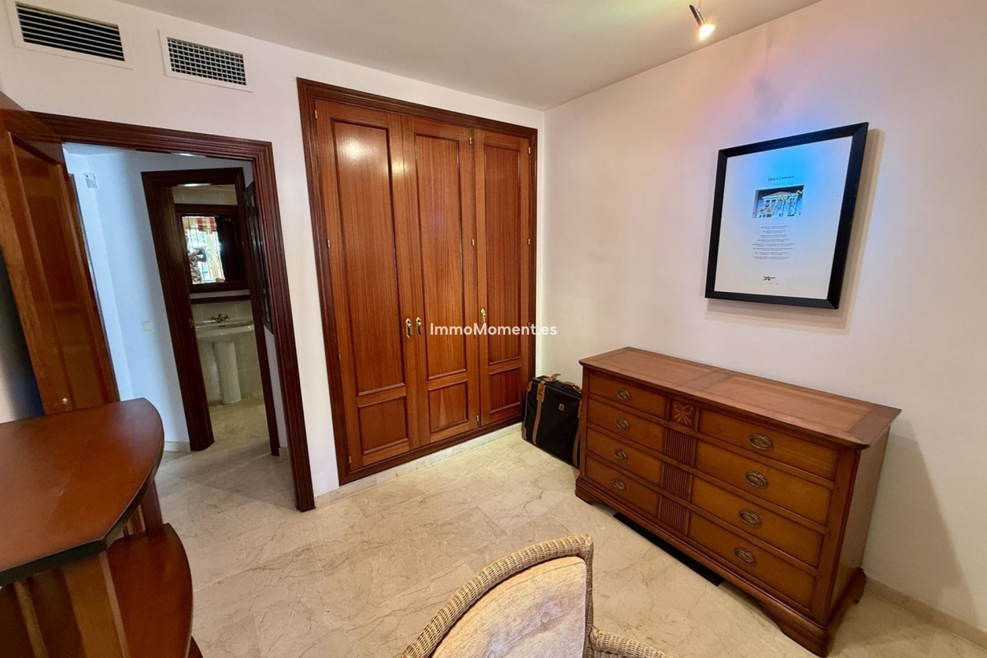 Resale - Detached villa - Marbella - Elviria