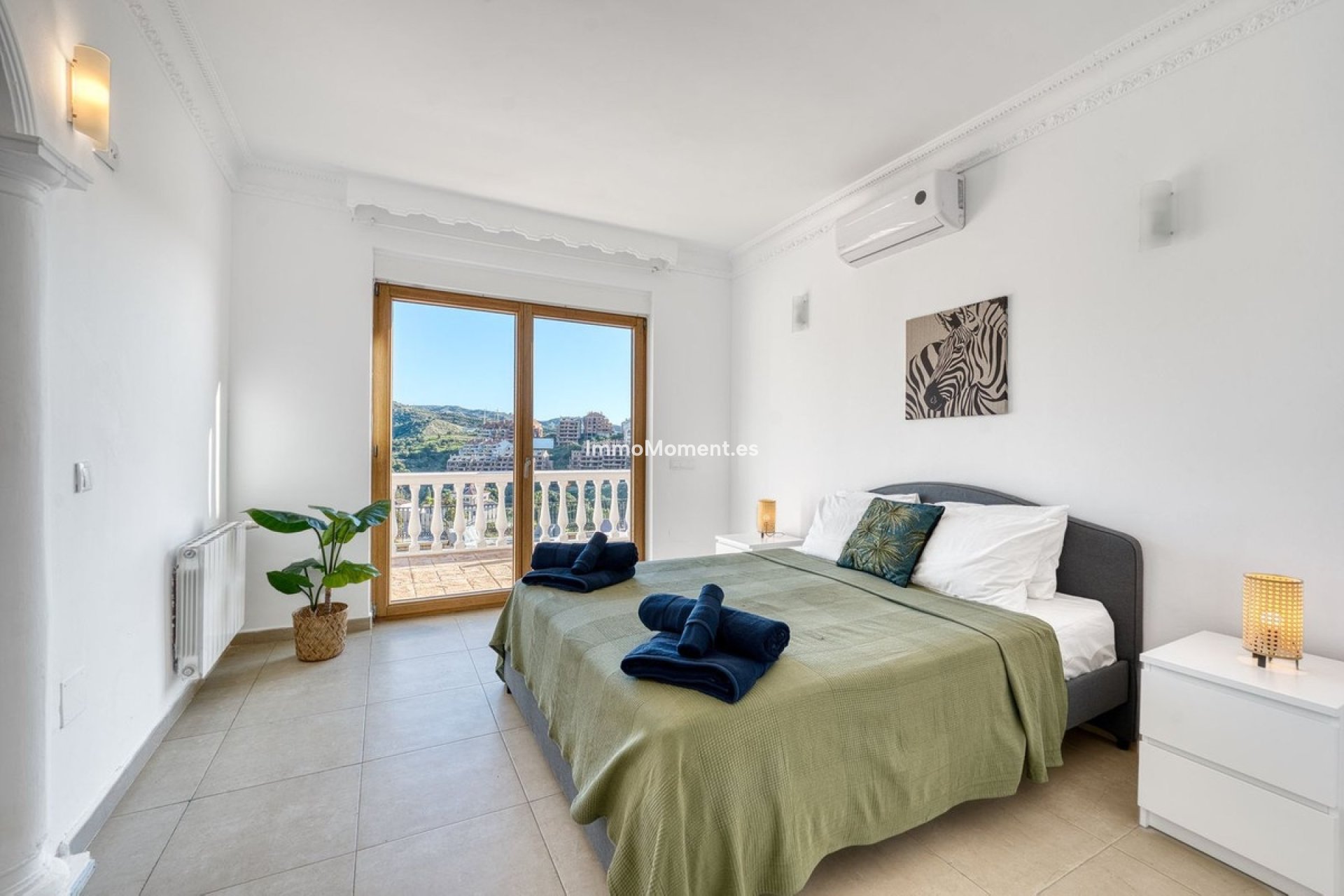 Resale - Detached villa - Marbella - Elviria