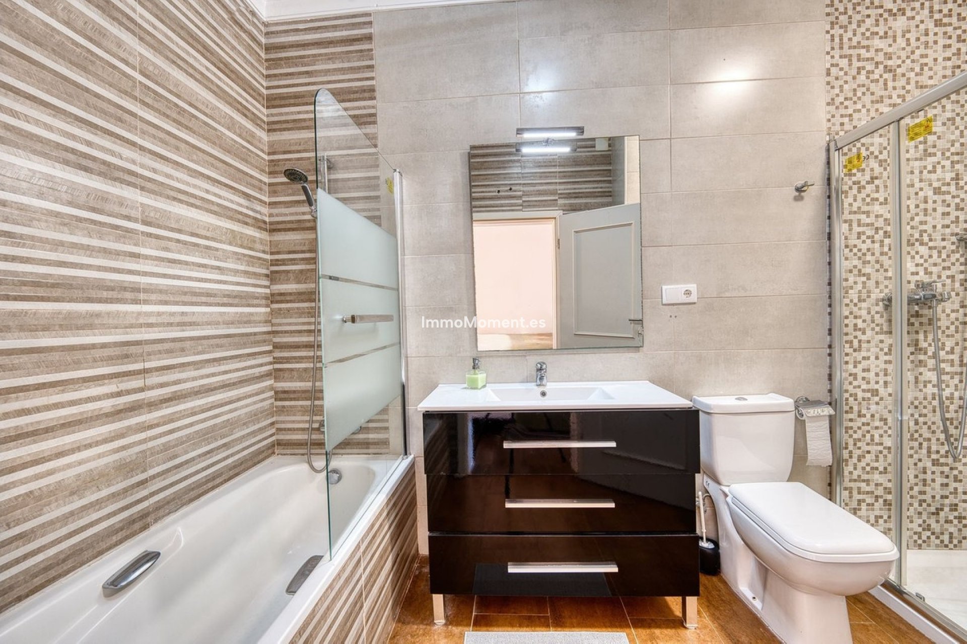 Resale - Detached villa - Marbella - Elviria