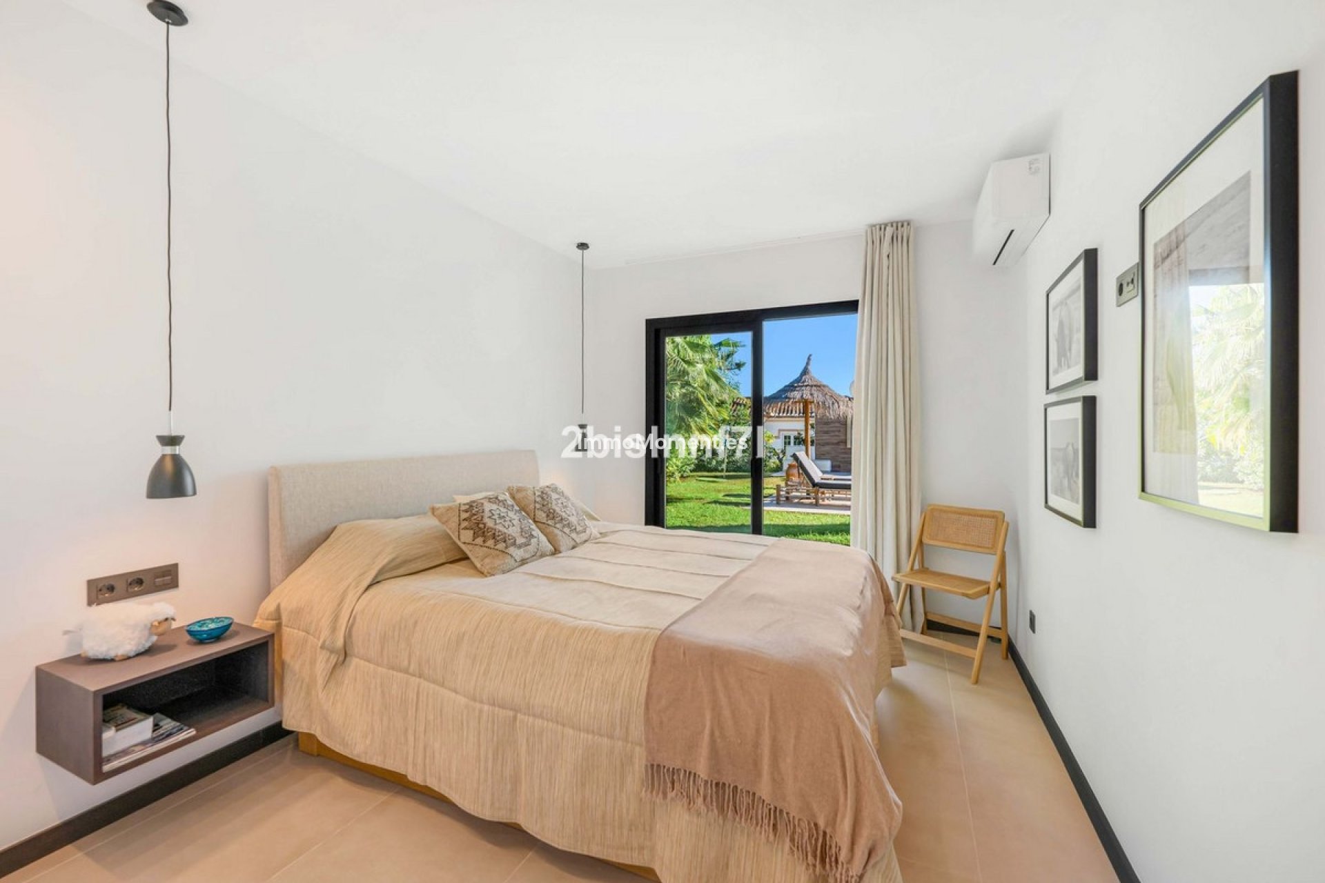 Resale - Detached villa - Marbella - Elviria