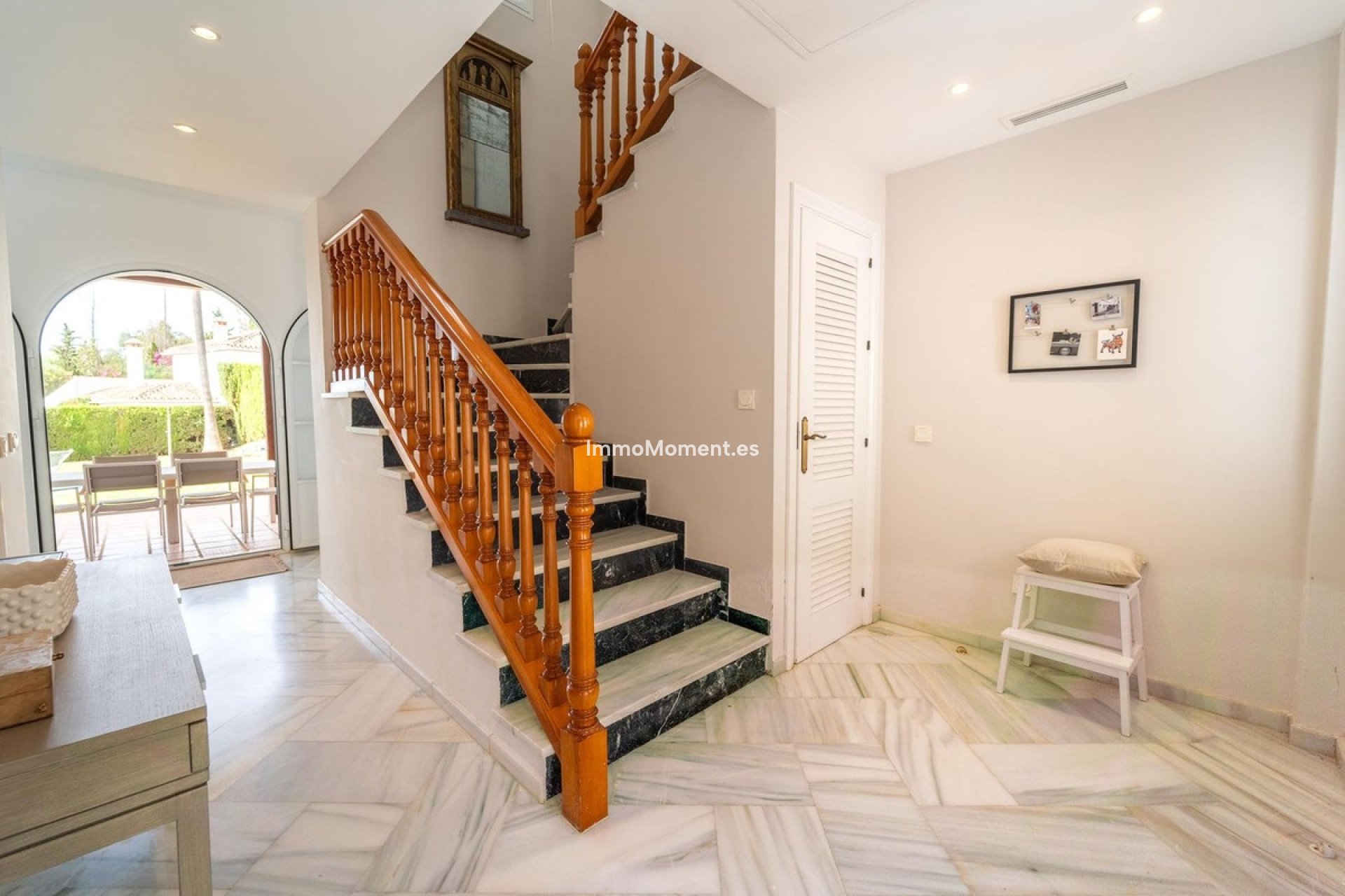 Resale - Detached villa - Marbella - Elviria