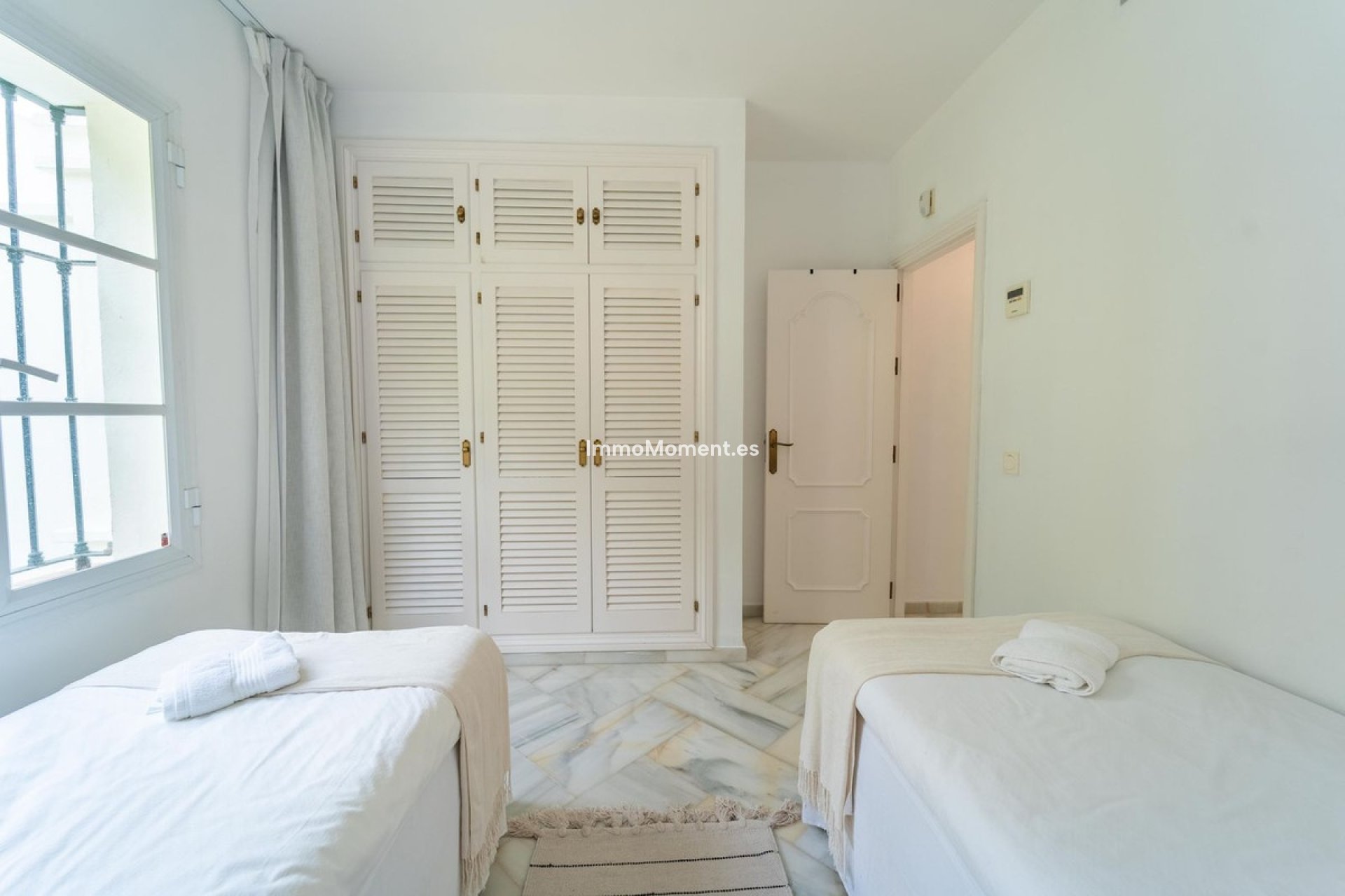 Resale - Detached villa - Marbella - Elviria