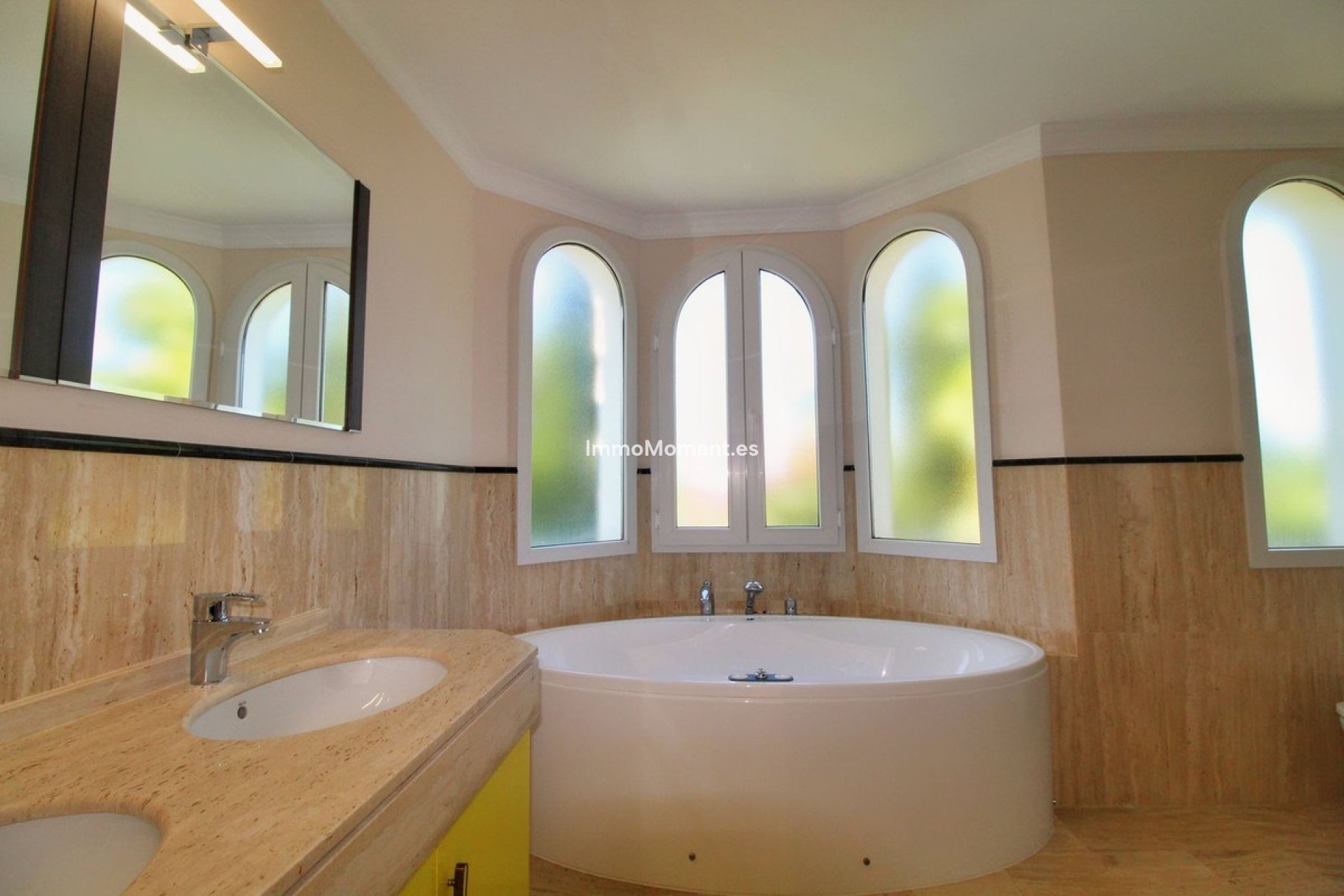 Resale - Detached villa - Marbella - Guadalmina Alta