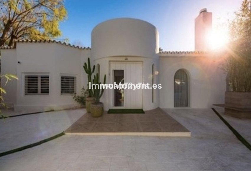 Resale - Detached villa - Marbella - Guadalmina Alta