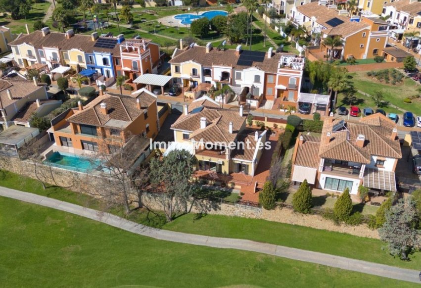 Resale - Detached villa - Marbella - Guadalmina Alta