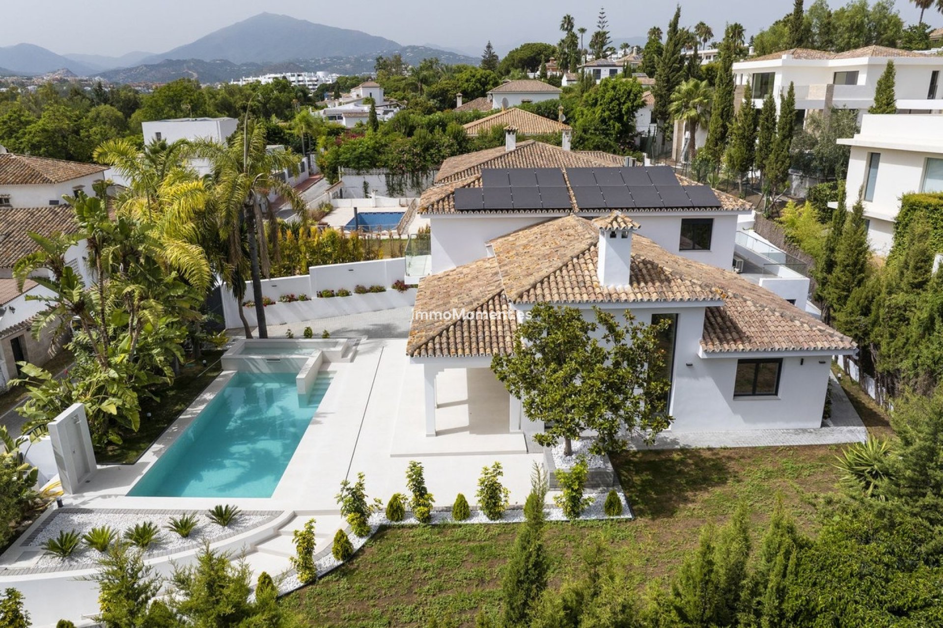 Resale - Detached villa - Marbella - Guadalmina Alta