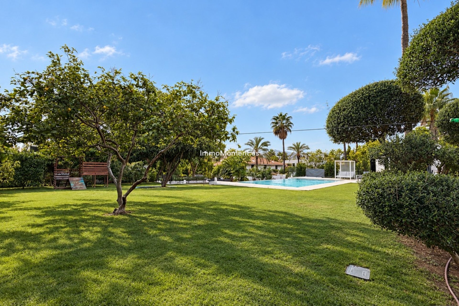 Resale - Detached villa - Marbella - Guadalmina Baja