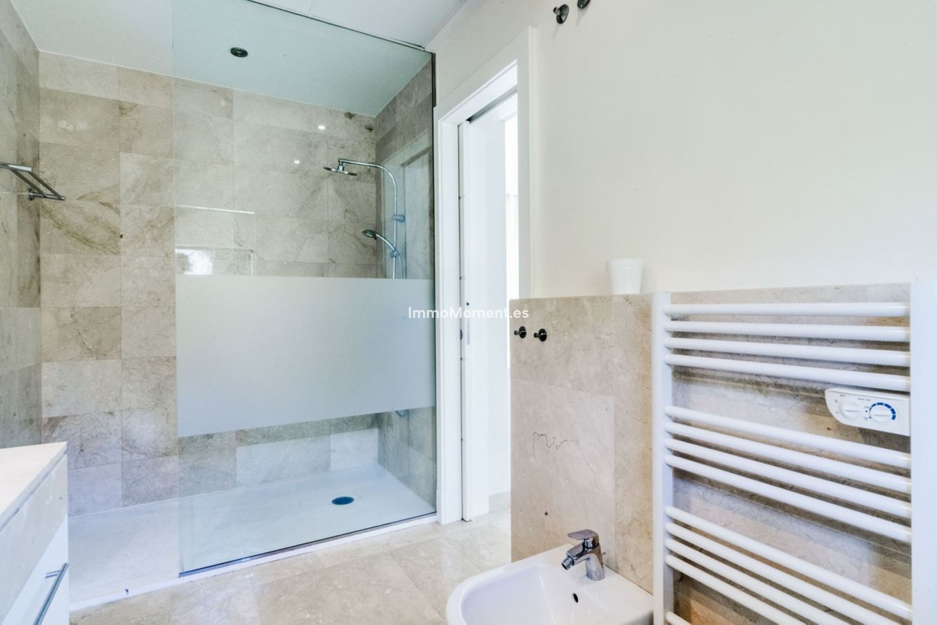Resale - Detached villa - Marbella - Guadalmina Baja