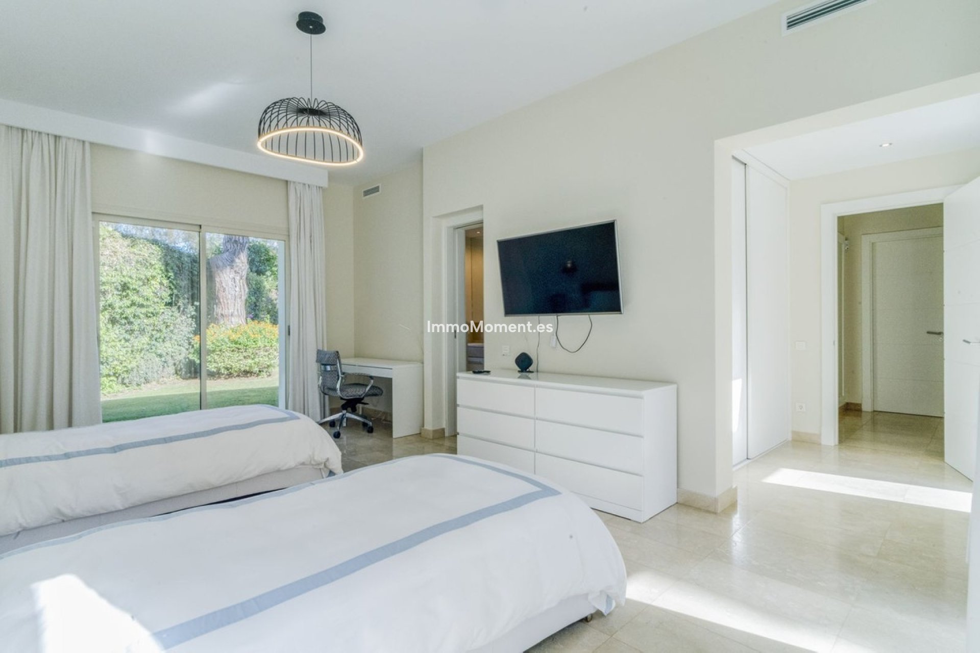 Resale - Detached villa - Marbella - Guadalmina Baja