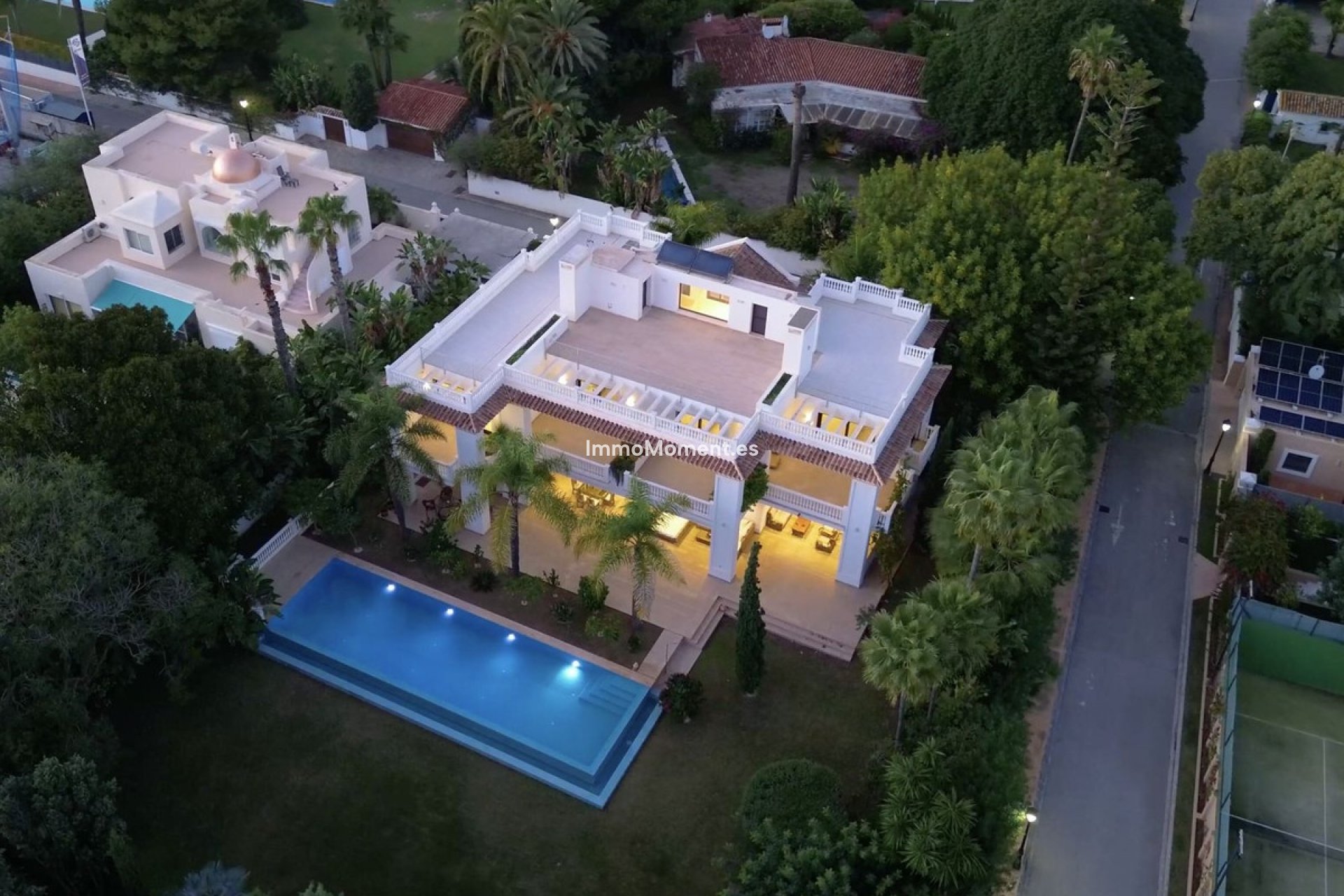 Resale - Detached villa - Marbella - Guadalmina Baja