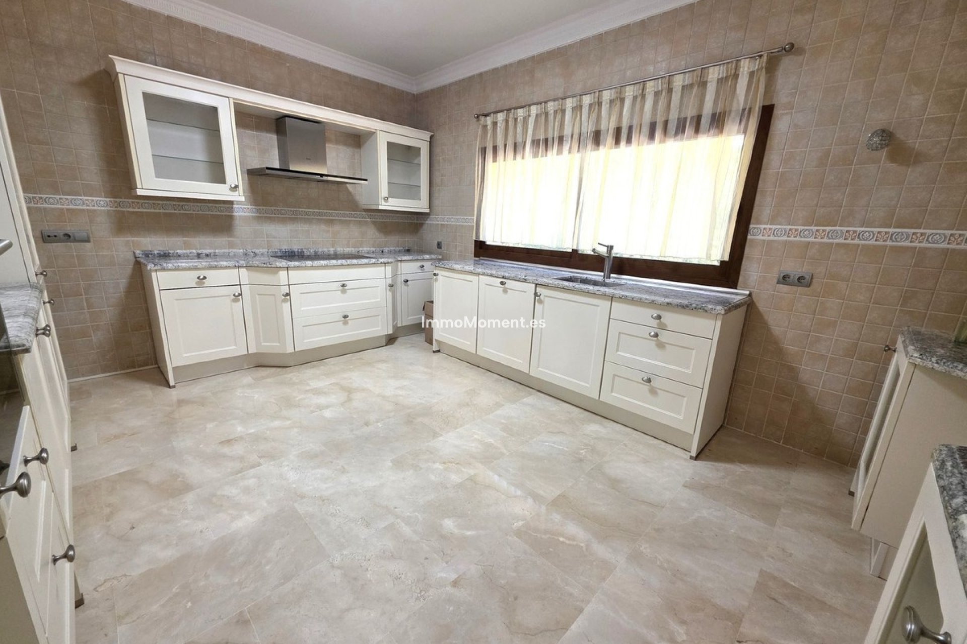 Resale - Detached villa - Marbella - Hacienda Las Chapas