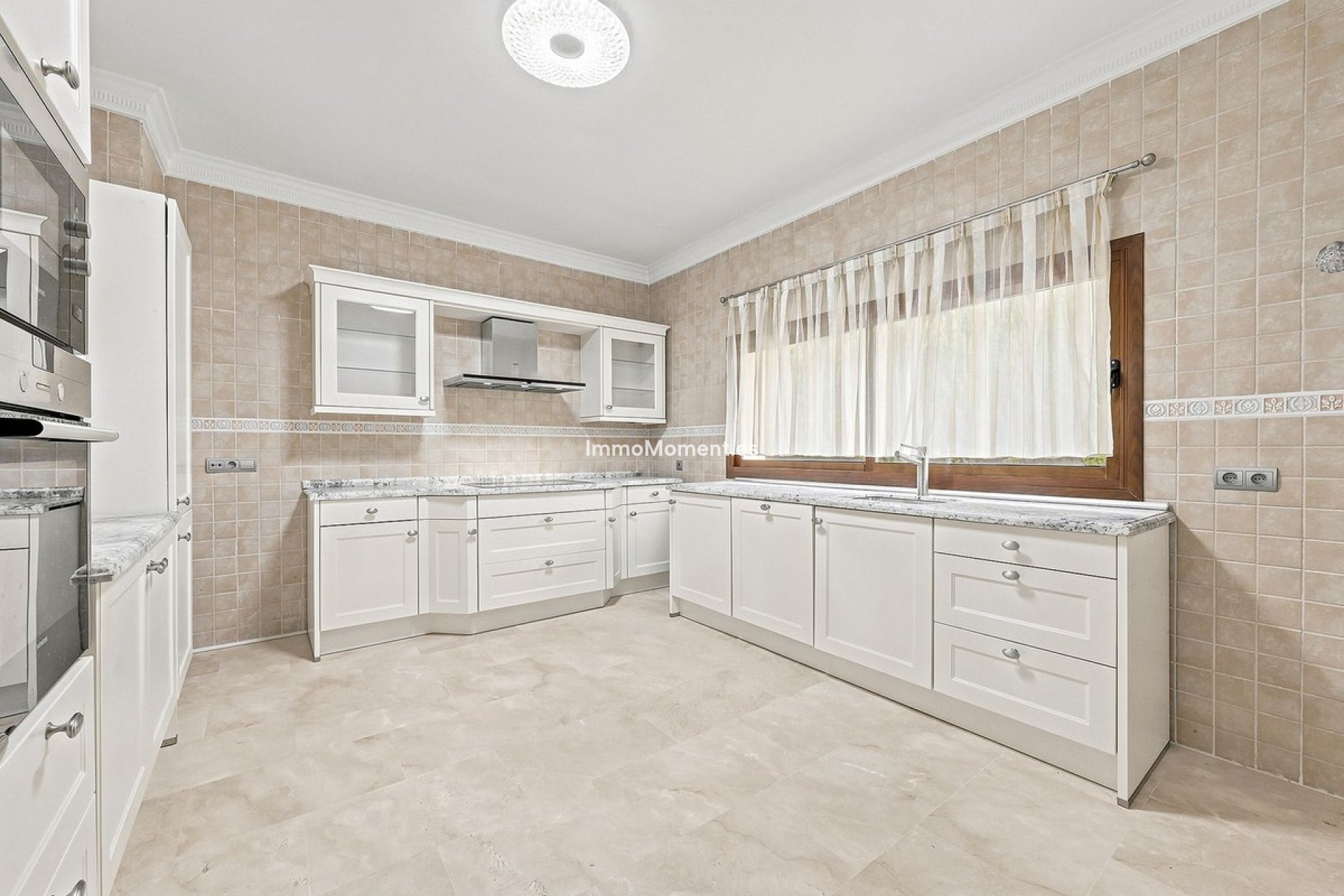 Resale - Detached villa - Marbella - Hacienda Las Chapas