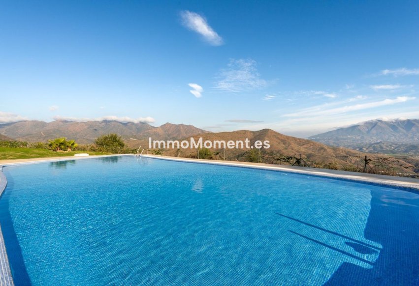 Resale - Detached villa - Marbella - La Mairena
