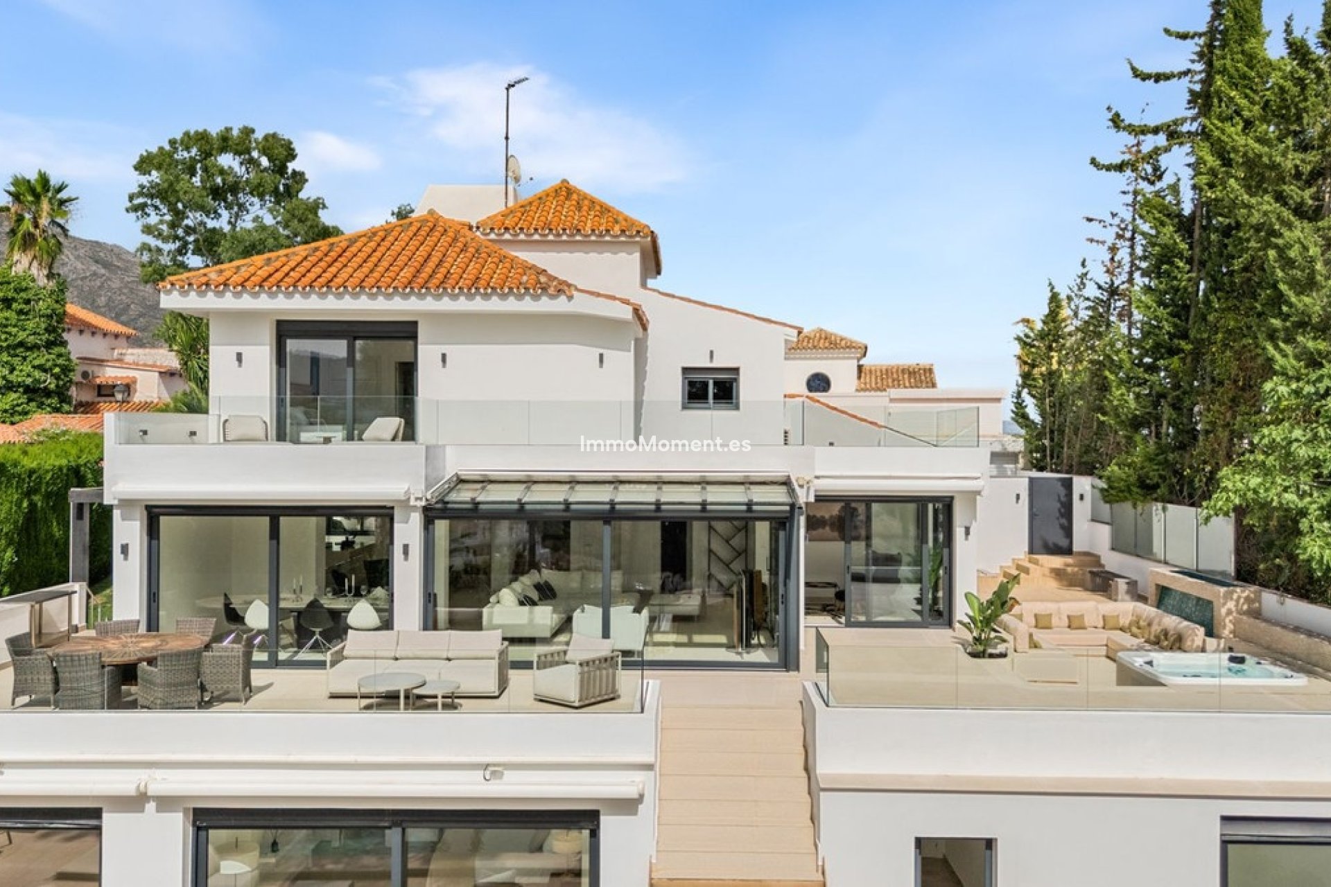 Resale - Detached villa - Marbella - Nueva Andalucía