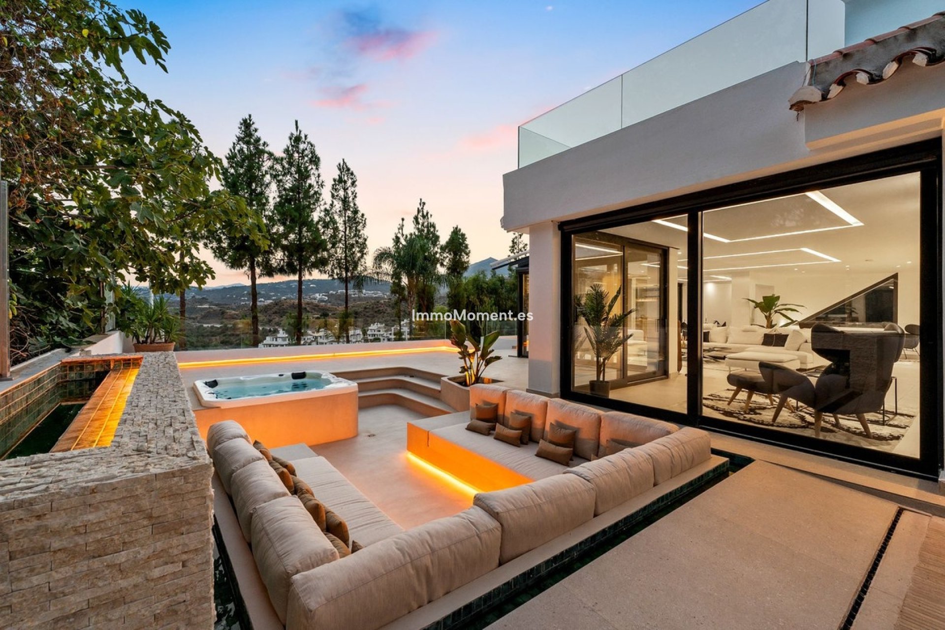 Resale - Detached villa - Marbella - Nueva Andalucía