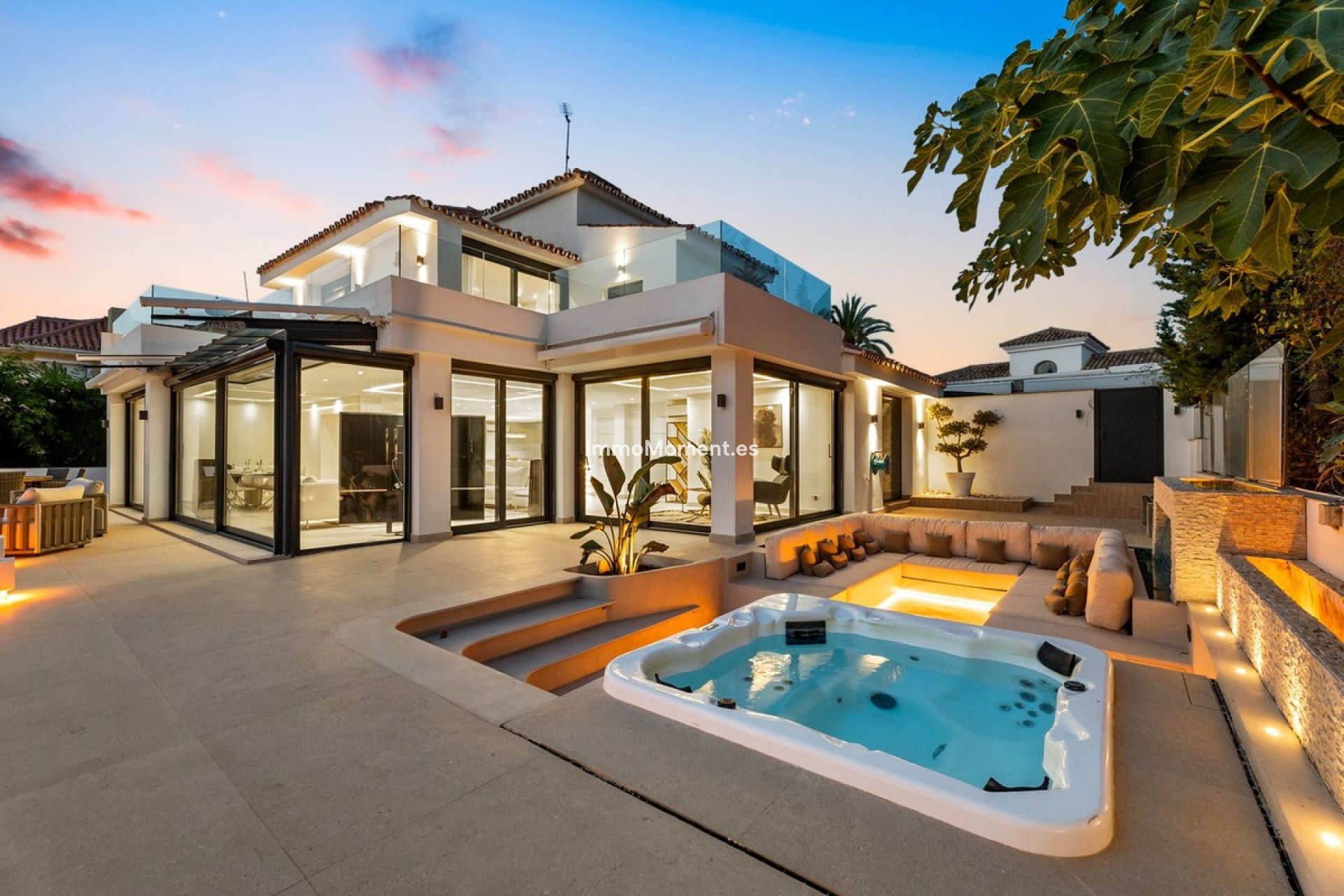 Resale - Detached villa - Marbella - Nueva Andalucía