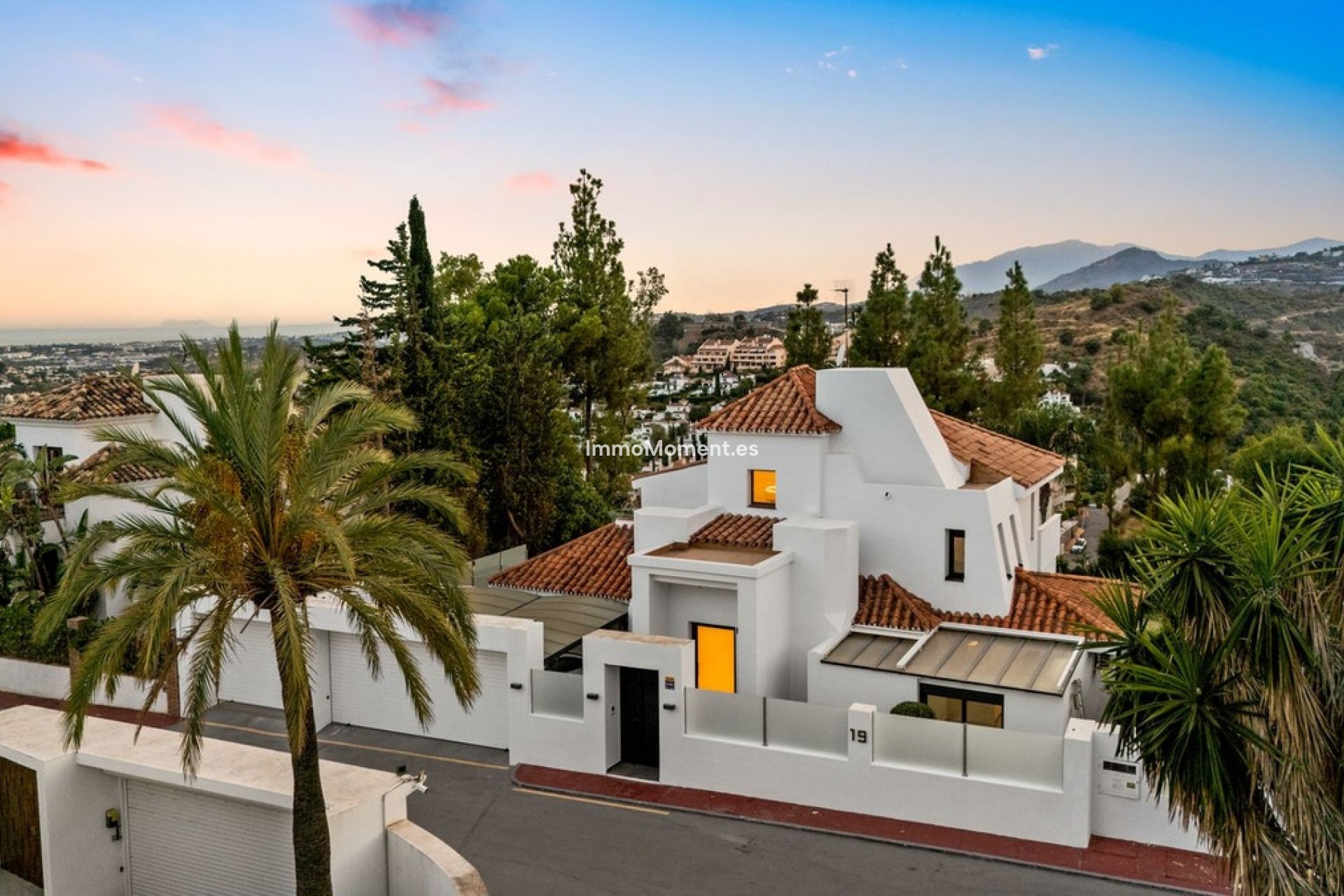 Resale - Detached villa - Marbella - Nueva Andalucía