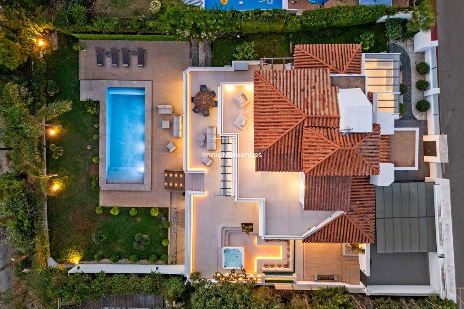 Resale - Detached villa - Marbella - Nueva Andalucía