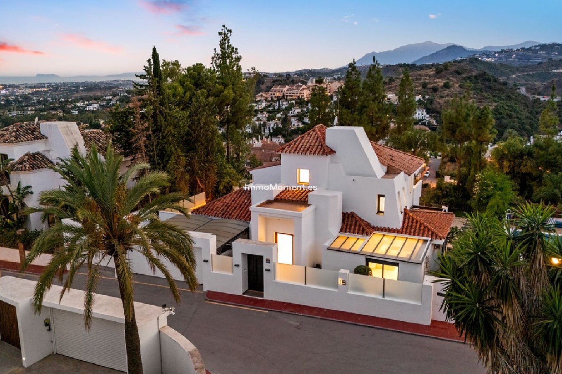 Resale - Detached villa - Marbella - Nueva Andalucía