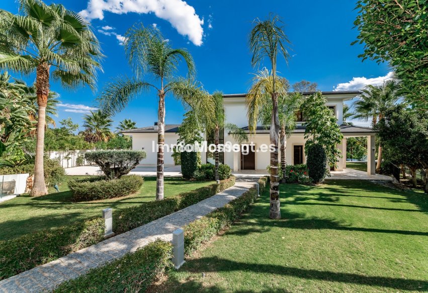 Resale - Detached villa - Marbella - Nueva Andalucía